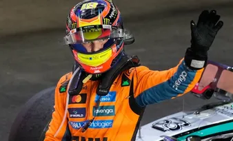 Imagem ilustrativa da imagem Piastri larga na frente na penúltima prova no ano