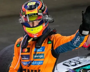 Imagem ilustrativa da imagem Piastri larga na frente na penúltima prova no ano