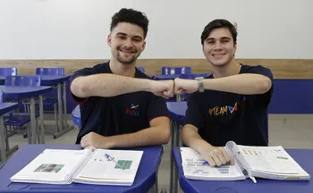 Imagem ilustrativa da imagem Alunos e professores do ES comemoram resultados no Enem 2025