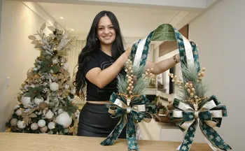 Imagem ilustrativa da imagem Enfeite para decorar portas com estilo para o Natal