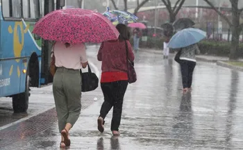 Imagem ilustrativa da imagem Final de semana deve ser de tempestade e queda de granizo em todo o ES