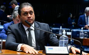 Imagem ilustrativa da imagem Relator diz que Weverton Rocha tem de depor à CPI do INSS após operação da PF