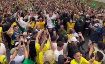 Imagem ilustrativa da imagem Palácio do Planalto instala grades contra marcha de Nikolas Ferreira