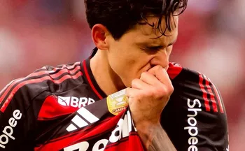 Imagem ilustrativa da imagem Pedro sofre lesão muscular e deve desfalcar o Flamengo na final da Libertadores