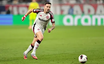 Imagem ilustrativa da imagem Após operar calcanhar, Saúl não tem data para voltar ao Flamengo