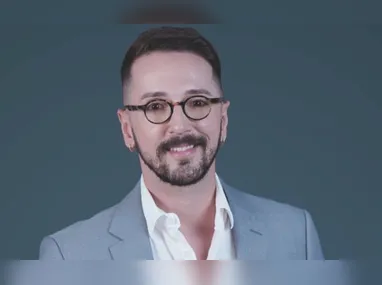 Adréia Delmaschio é escritora, pesquisadora e professora titular de Literatura no Ifes