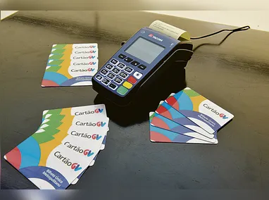 As marisqueiras Eliane Correia, de 62 anos, e Olívia Benedita Sardanha, de 30