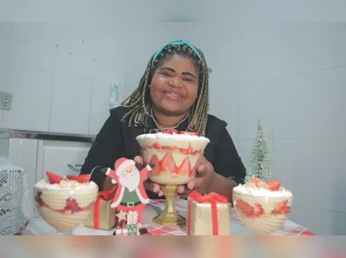 Sabrina Carvalho mostra as opções de panetone e rabanada