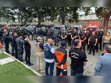 Após a colisão, a viatura passou por cima da motocicleta, arrastou o motociclista por alguns metros e depois teria batido em uma residência danificando a parede da casa e uma coluna de sustentação da laje