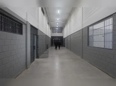 De acordo com a investigação, o grupo introduzia os eletrônicos no território nacional sem a declaração e recolhimento dos impostos incididos aos produtos