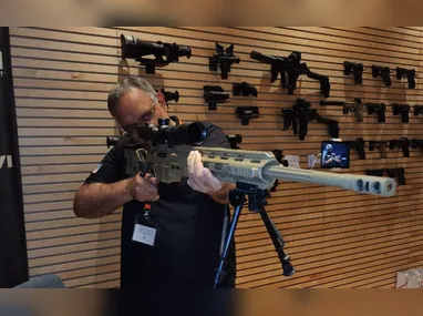 Suspeito preso é apontado como responsável por receber os valores transferidos da conta da vítima