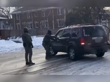 Imagem ilustrativa da imagem Estados Unidos têm protestos após mulher ser morta por agente de imigração