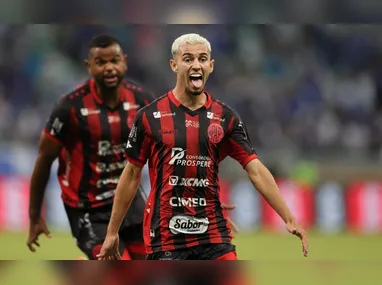 Sampaoli durante treinamento pelo Atlético/MG, que estreia hoje