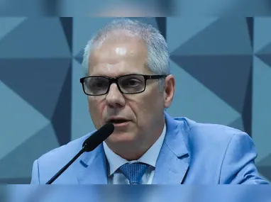 Três cães farejadores sinalizaram a presença das drogas no banco traseiro do carro