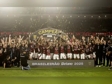 Em dezembro, o site ge.com divulgou áudios que indicariam um suposto esquema de venda clandestina de ingressos de um camarote reservado à presidência