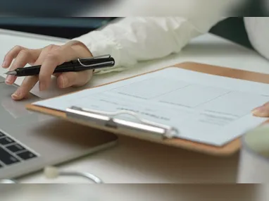 Equipamentos como impressora e computador foram apreendidos 
na casa do suspeito de fabricar os documentos falsos, que já 
foi proprietário de uma gráfica