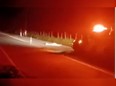 Mulher incendeia casa de vizinha por ciúmes do marido em Viana