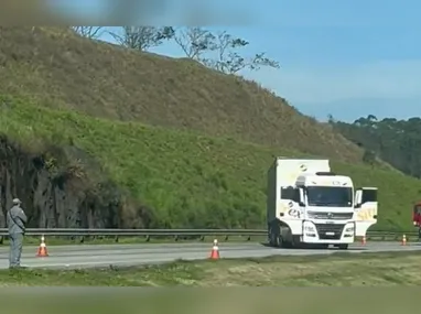 Motorista foi resgatado após 4 horas amarrado