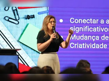 Valquimar Assis Rocha e seus alunos