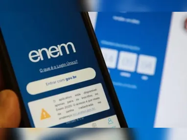 PR - ENEM/CADERNO - GERAL - Caderno azul da primeira fase do Exame Nacional do Ensino Médio (ENEM), com questões de linguagens, códigos e suas tecnologias e redação, prova de ciências humanas e suas tecnologias. 10/11/2025 - Foto: DIRCEU PORTUGAL/FOTOARENA/FOTOARENA/ESTADÃO CONTEÚDO