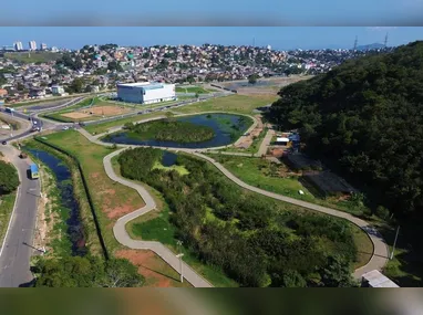 Marcelo Falqueto faz um coração em homenagem à amiga, Aline Bianca, que faleceu em decorrência de um infarto, em fevereiro deste ano