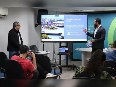 Carteira de trabalho é realidade para 72 mil, enquanto 109 mil são informais