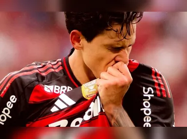 Pedro sofreu lesão muscular e está fora da reta final decisiva da temporada no Flamengo
