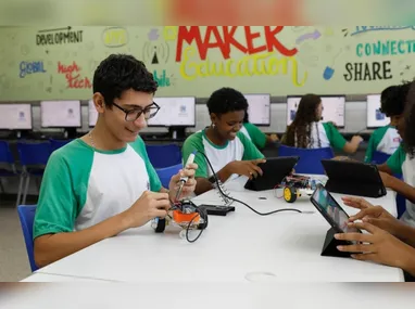 Valquimar Assis Rocha e seus alunos