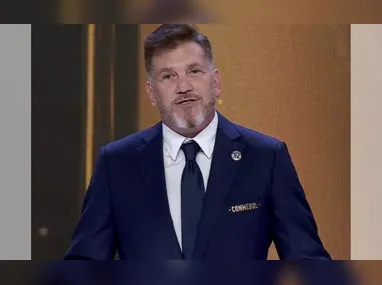 Imagem ilustrativa da imagem Presidente da Conmebol banca final da Libertadores em Lima