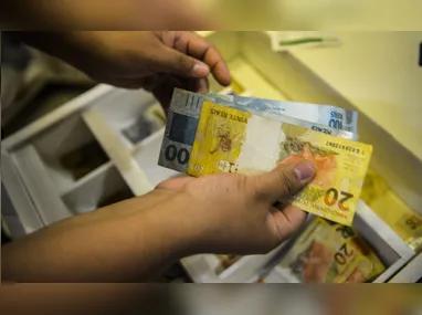 Imagem ilustrativa da imagem STF decide que piso nacional deve ser pago a professores temporários