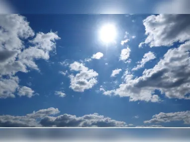 Praia lotada em Vila Velha: especialistas recomendam  evitar horários em que o sol esteja muito forte