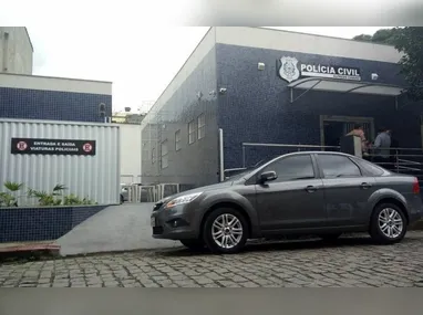 Policiais encontraram um porrete durante a prisão de um recruta do exército