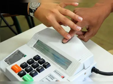 No shopping vitória, o funcionamento das lojas e estandes será das 14h às 22h, e facultativo das 11h às 14h e 21 às 22h. Alimentação e lazer abrirão das 11h às 22h