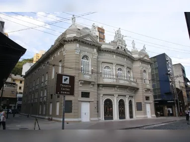 Imagem ilustrativa da imagem Theatro Carlos Gomes liberado para visitas. Saiba como conhecer