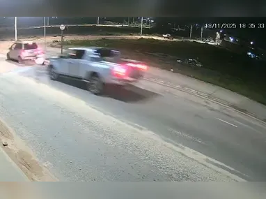 Imagem ilustrativa da imagem VÍDEO | Motorista bate em traseira de moto e é preso após recusar bafômetro no ES