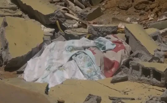 Imagem ilustrativa da imagem Muro de empresa de concreto desaba e mata operário em Cariacica