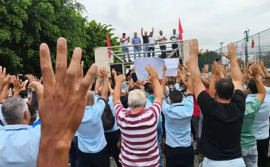 Imagem ilustrativa da imagem Sindicato de motoristas do Transcol aprova estado de greve e indica paralisação