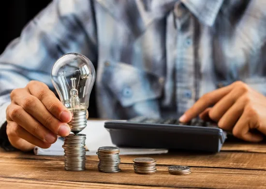 Imagem ilustrativa da imagem Fevereiro seguirá com bandeira tarifária verde na conta de luz