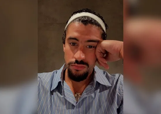 Imagem ilustrativa da imagem Grammy: Bad Bunny é o 1º artista a ser indicado em 3 categorias cantando espanhol