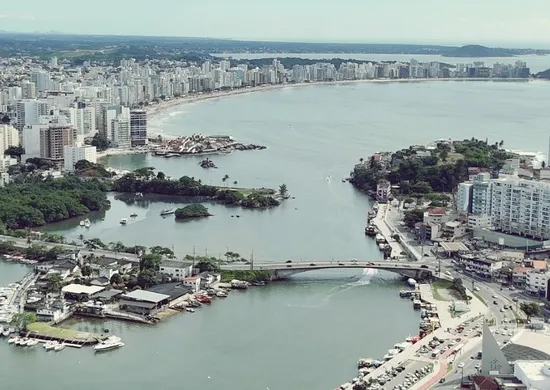 Imagem ilustrativa da imagem Guarapari terá novos investimentos em infraestrutura nos próximos anos