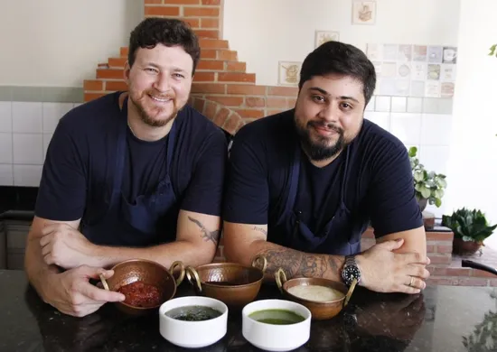 Imagem ilustrativa da imagem Cinco molhos especiais para acompanhar o churrasco