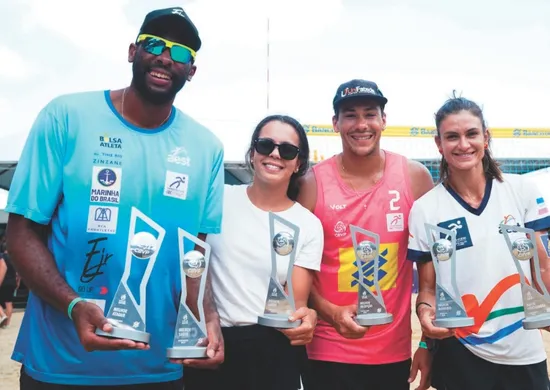 Imagem ilustrativa da imagem Duplas do Clube Aest no Circuito de Vôlei de Praia vão ao pódio