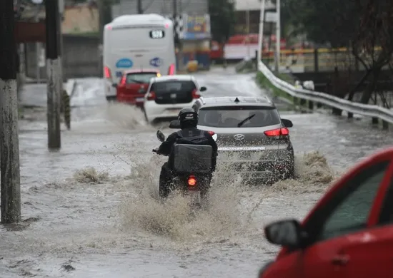 Imagem ilustrativa da imagem ES recebe alerta de grande perigo para alagamentos; veja cidades em risco