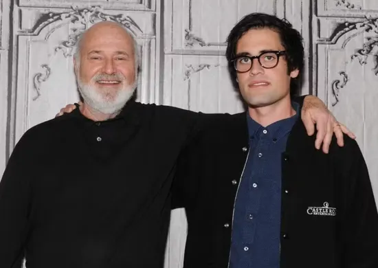 Imagem ilustrativa da imagem Filho acusado de matar Rob Reiner teria deixado rastro de sangue em hotel