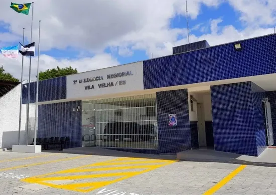 Imagem ilustrativa da imagem Mulher é ferida no rosto com garrafada em Vila Velha