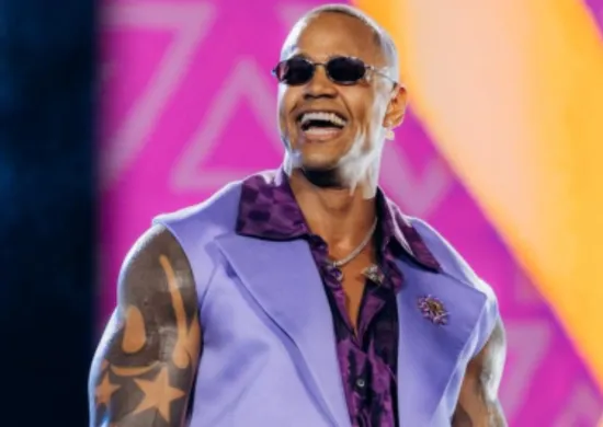 Imagem ilustrativa da imagem Léo Santana aposta no pagodão. Veja este e outros lançamentos