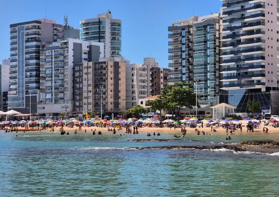 Imagem ilustrativa da imagem Mais de 900 ônibus devem chegar a Guarapari até o Réveillon