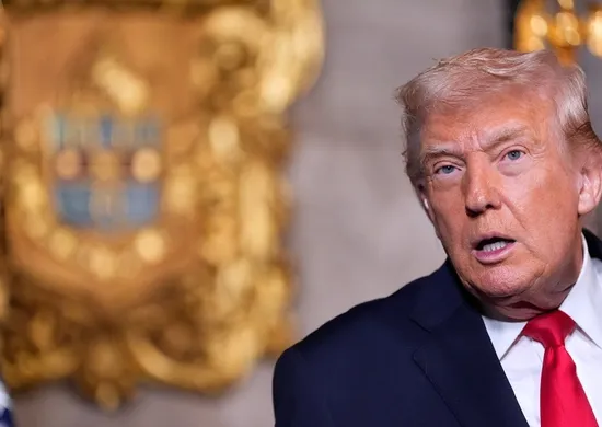 Imagem ilustrativa da imagem Serviço secreto mata homem armado que entrou no perímetro seguro do resort de Trump