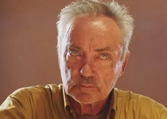 Imagem ilustrativa da imagem Quem foi Udo Kier, ator de 'Agente Secreto' que morreu dias após estreia