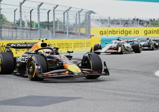 Imagem ilustrativa da imagem Norris, Verstappen ou Piastri: veja as contas para a decisão do título da F-1 2025